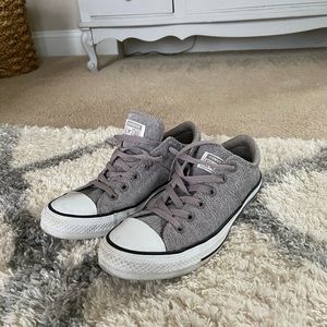Cute and comfy purple low-top converse - size 9.